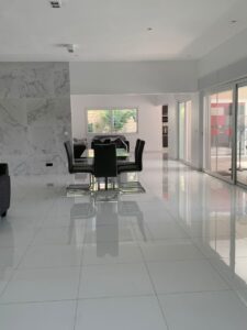 VILLA R+1 À VENDRE – NGAPAROU